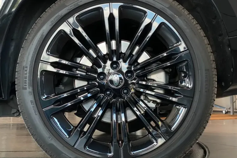 Land Rover Range Rover din 2025 cu 9.984 km - oferta LAN214097 - foto 36
