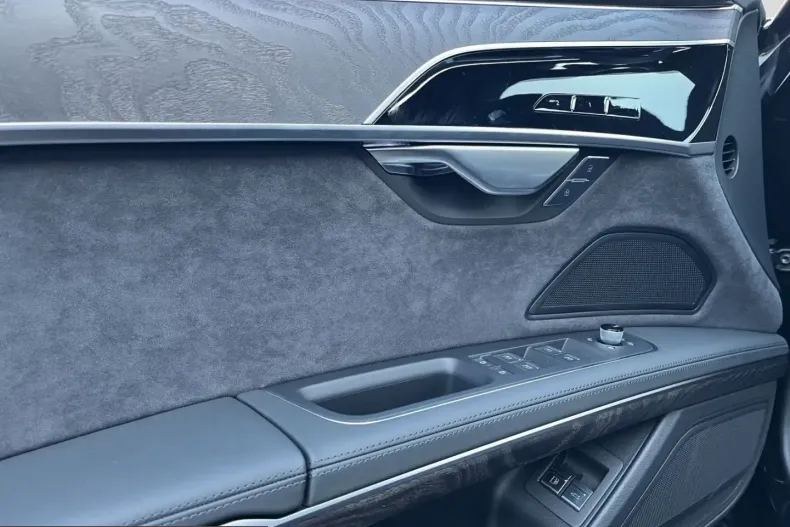 Audi A8 din 2025 cu 3.990 km - oferta AUD214098 - foto 15