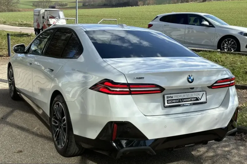 BMW 540 (Seria 5) din 2025 cu 13.440 km - oferta BMW214100 - foto 7