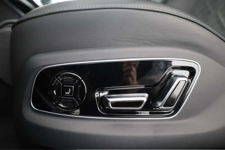 Audi A8 din 2024 cu 6.044 km - oferta AUD214102 - foto 13