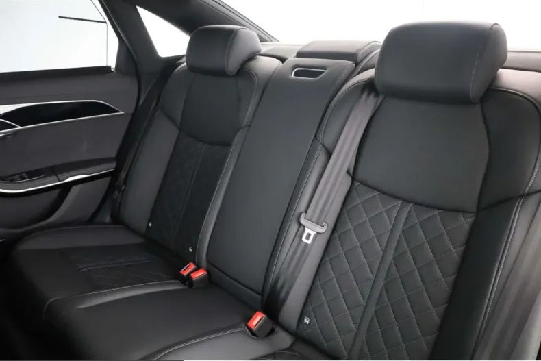 Audi A8 din 2024 cu 6.044 km - oferta AUD214102 - foto 25
