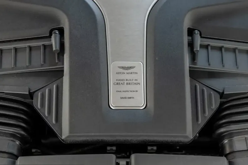 Aston Martin DBX din 2024 cu 19.900 km - oferta AST214118 - foto 13