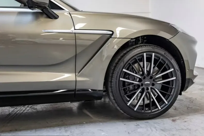 Aston Martin DBX din 2024 cu 8.076 km - oferta AST214119 - foto 8