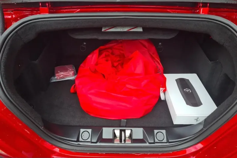 Ferrari Roma din 2025 cu 1.620 km - oferta FER214121 - foto 10