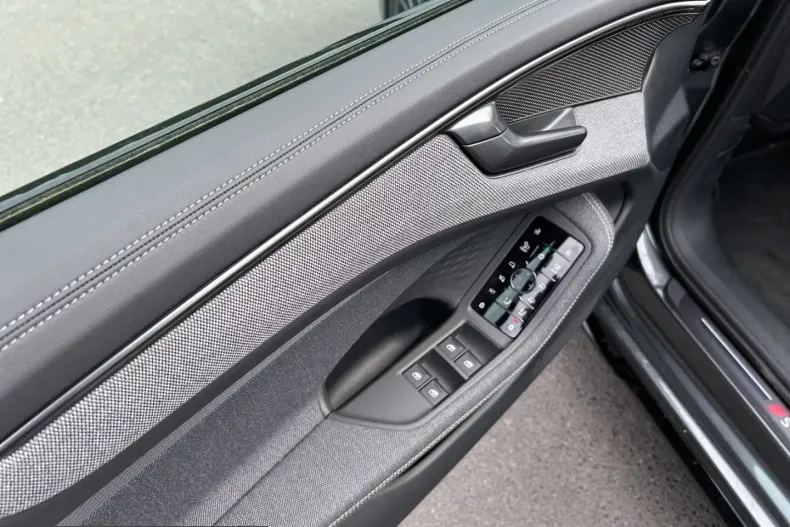 Audi A6 din 2025 cu 13.900 km - oferta AUD214146 - foto 6