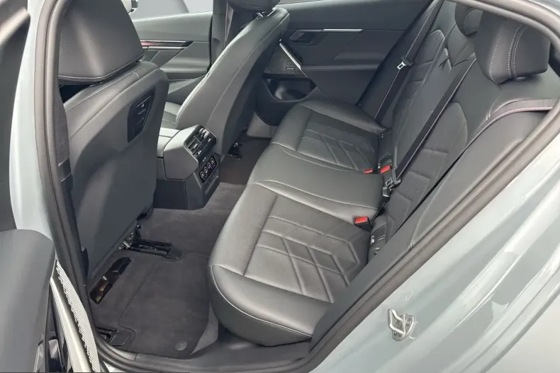 BMW 540 (Seria 5) din 2025 cu 25.566 km - oferta BMW214153 - foto 10