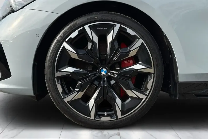BMW 540 (Seria 5) din 2025 cu 25.566 km - oferta BMW214153 - foto 17