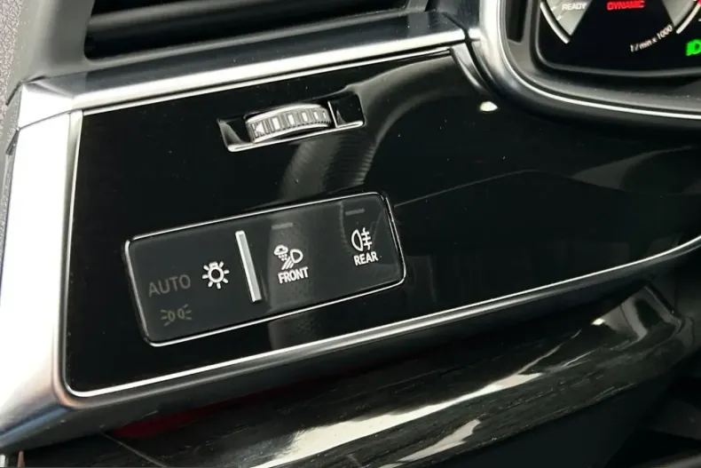 Audi SQ8 din 2021 cu 89.990 km - oferta AUD214165 - foto 34
