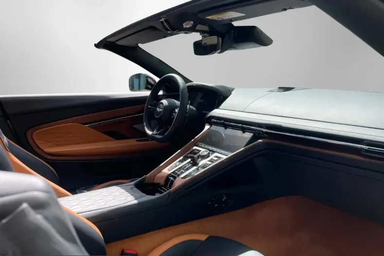 Aston Martin DB12 din 2024 cu 1.001 km - oferta AST214200 - foto 17