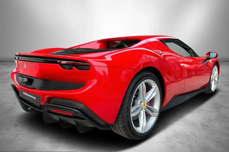 Ferrari 296 GTB din 2023 cu 2.100 km - oferta FER214201 - foto 4