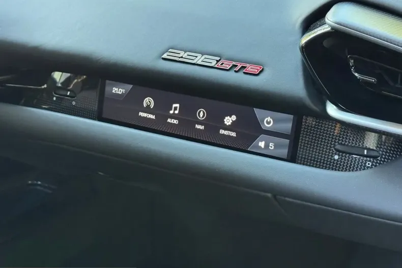 Ferrari 296 GTB din 2023 cu 6.500 km - oferta FER214202 - foto 18