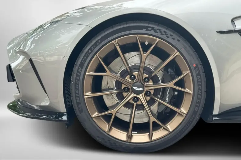 Aston Martin V8 Vantage din 2025 cu 6.100 km - oferta AST214204 - foto 13