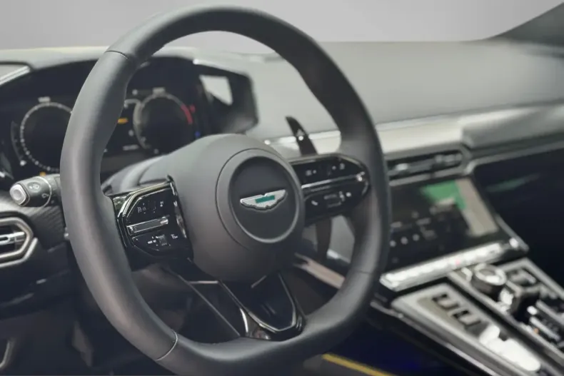 Aston Martin V8 Vantage din 2025 cu 6.100 km - oferta AST214204 - foto 16