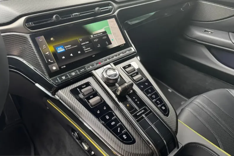 Aston Martin V8 Vantage din 2025 cu 6.100 km - oferta AST214204 - foto 19