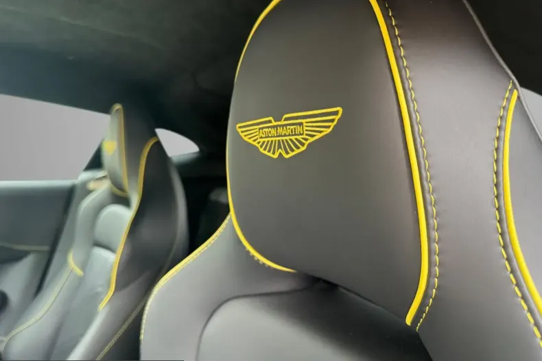 Aston Martin V8 Vantage din 2025 cu 6.100 km - oferta AST214204 - foto 24