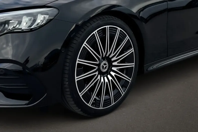 Mercedes-Benz E 220 (Clasa E) din 2025 cu 17.330 km - oferta MER214212 - foto 7