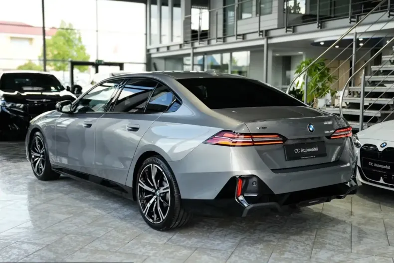 BMW 520 (Seria 5) din 2025 cu 9.000 km - oferta BMW214215 - foto 4