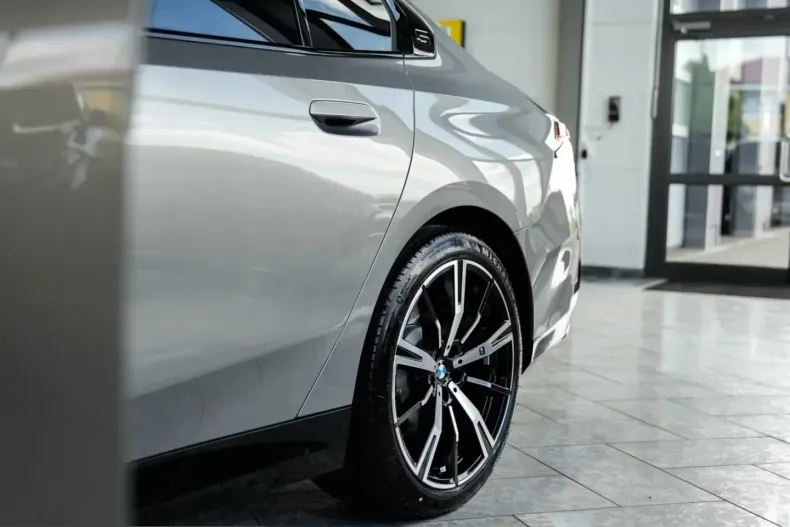 BMW 520 (Seria 5) din 2025 cu 9.000 km - oferta BMW214215 - foto 12