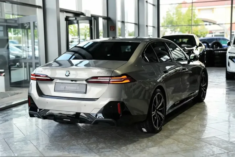 BMW 520 (Seria 5) din 2025 cu 9.000 km - oferta BMW214215 - foto 22