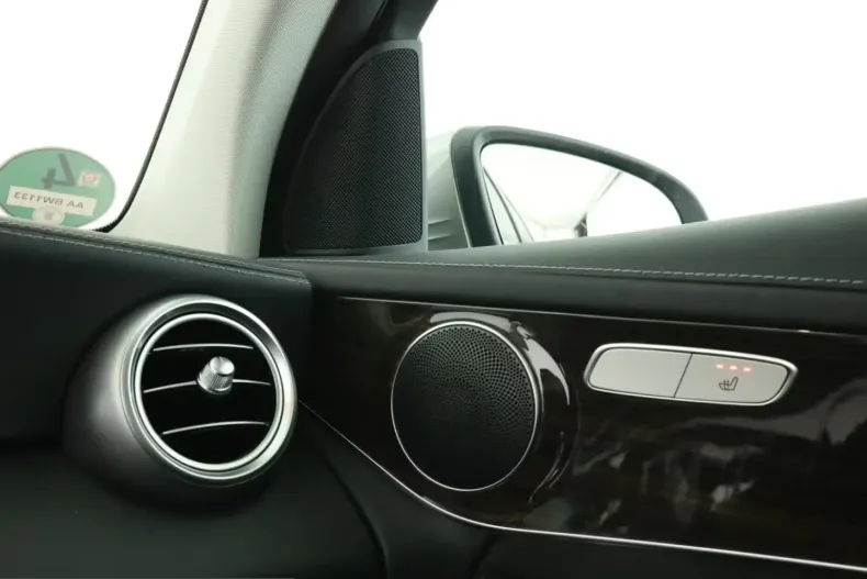 Mercedes-Benz GLC 300 (Clasa GLC) din 2021 cu 79.398 km - oferta MER214216 - foto 23