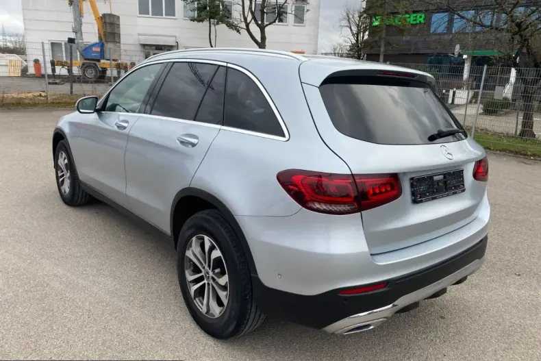 Mercedes-Benz GLC 220 (Clasa GLC) din 2022 cu 74.000 km - oferta MER214222 - foto 3