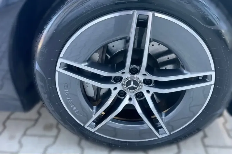Mercedes-Benz E 220 (Clasa E) din 2025 cu 19.561 km - oferta MER214242 - foto 9