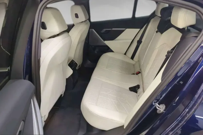 BMW 520 (Seria 5) din 2024 cu 36.000 km - oferta BMW214244 - foto 7