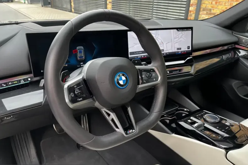 BMW 550 (Seria 5) din 2025 cu 34.900 km - oferta BMW214249 - foto 14