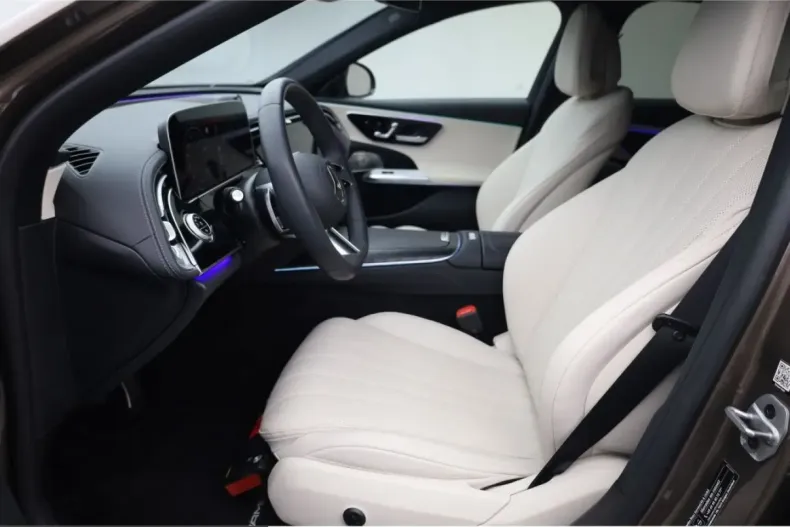 Mercedes-Benz E 200 (Clasa E) din 2024 cu 8.913 km - oferta MER214250 - foto 9