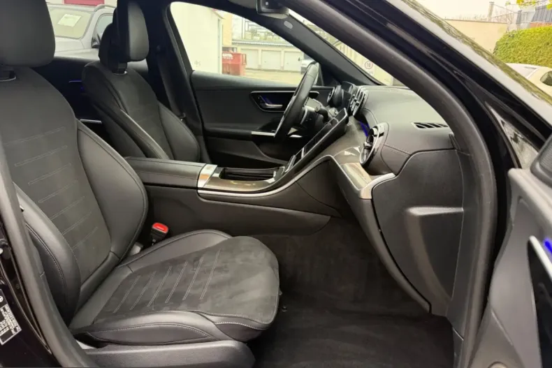 Mercedes-Benz C 400 (Clasa C) din 2024 cu 47.845 km - oferta MER214263 - foto 13