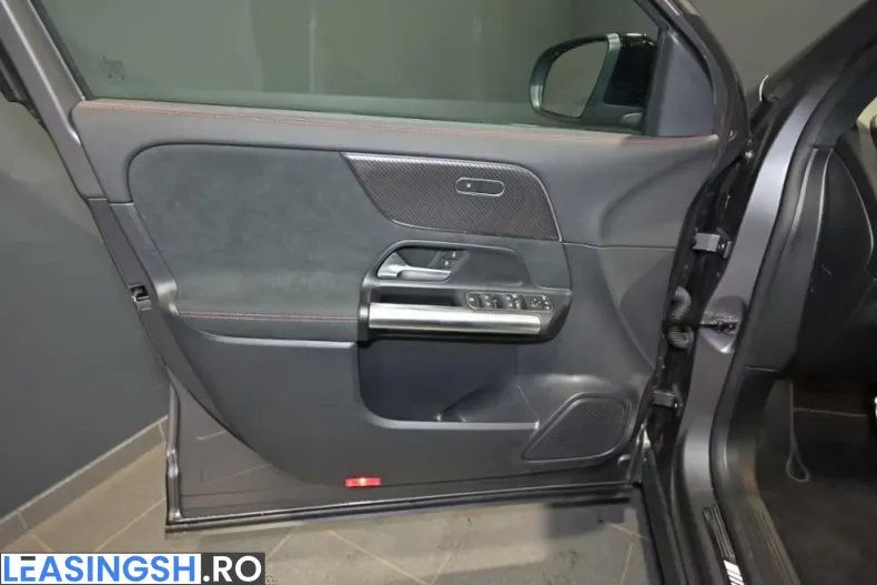 Mercedes-Benz GLA 35 AMG (Clasa GLA) din 2023 cu 4.500 km - oferta MER214269 - foto 21