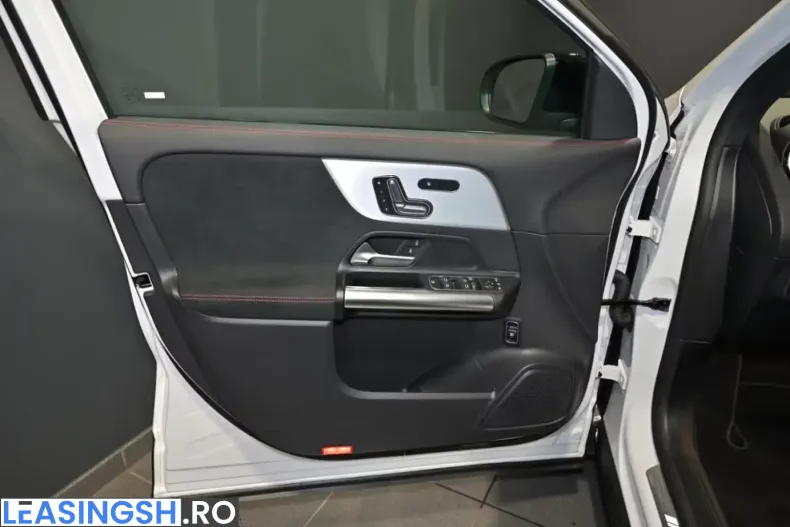 Mercedes-Benz GLA 35 AMG (Clasa GLA) din 2023 cu 4.050 km - oferta MER214273 - foto 7
