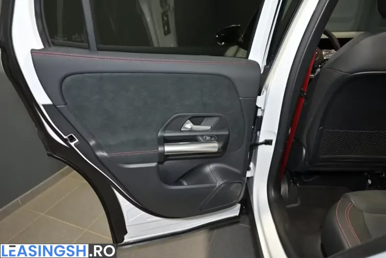 Mercedes-Benz GLA 35 AMG (Clasa GLA) din 2023 cu 4.050 km - oferta MER214273 - foto 20