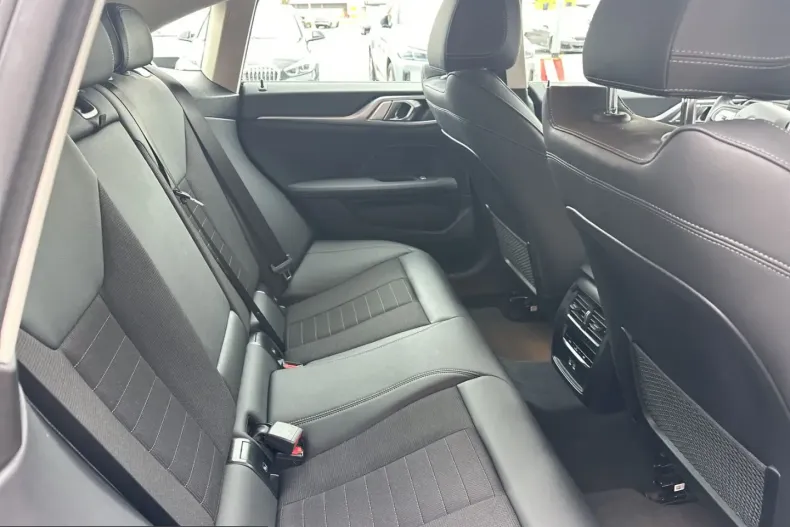 BMW i4 (Seria 4) din 2023 cu 52.702 km - oferta BMW214275 - foto 16