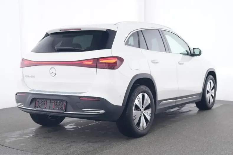 Mercedes-Benz EQA din 2025 cu 22.000 km - oferta MER214289 - foto 2