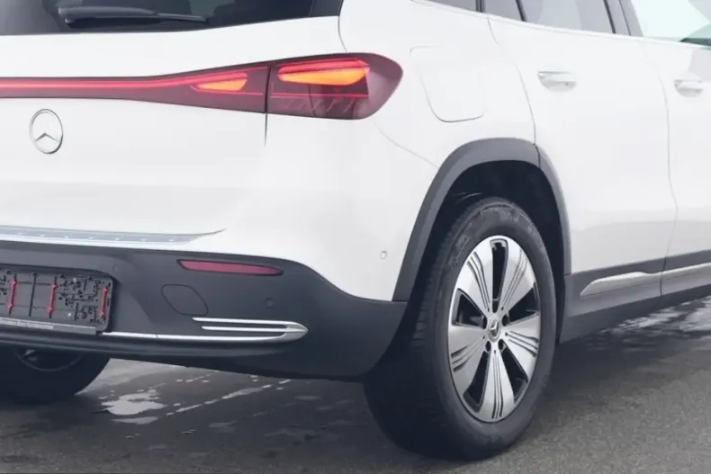 Mercedes-Benz EQA din 2025 cu 22.000 km - oferta MER214289 - foto 4