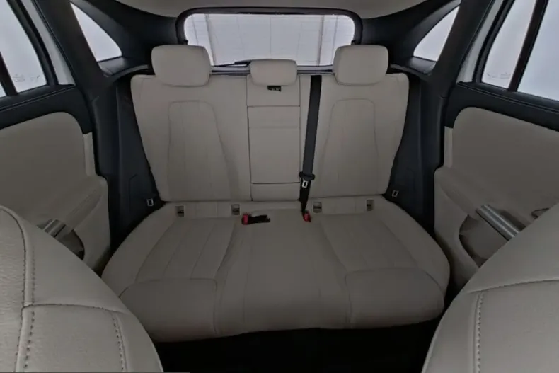 Mercedes-Benz EQA din 2025 cu 22.000 km - oferta MER214289 - foto 8
