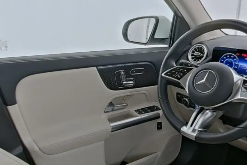 Mercedes-Benz EQA din 2025 cu 22.000 km - oferta MER214289 - foto 9