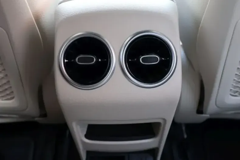 Mercedes-Benz EQA din 2023 cu 32.560 km - oferta MER214292 - foto 17