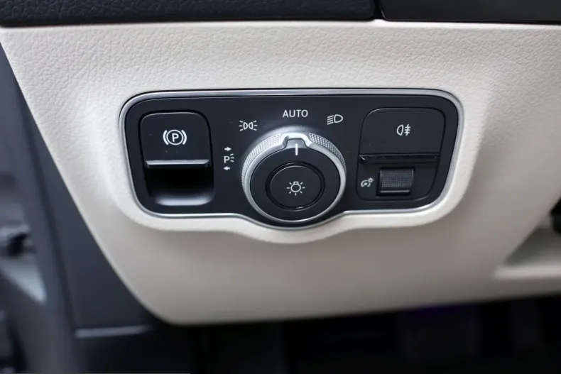 Mercedes-Benz EQA din 2023 cu 32.560 km - oferta MER214292 - foto 25