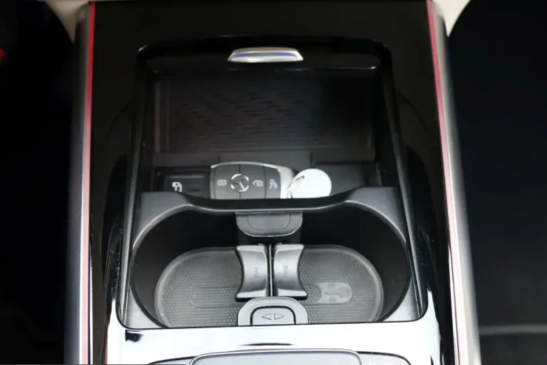 Mercedes-Benz EQA din 2023 cu 32.560 km - oferta MER214292 - foto 28