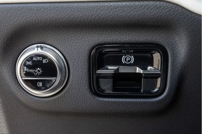 Mercedes-Benz EQS din 2024 cu 6.429 km - oferta MER214300 - foto 25