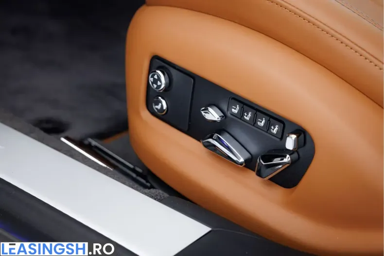 Bentley Azure din 2025 cu 9.650 km - oferta BEN214307 - foto 26