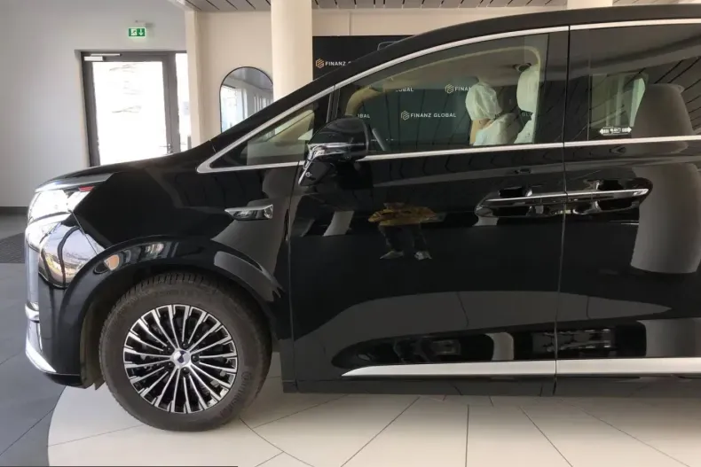 BYD Denza D9 din 2026 cu 1.000 km - oferta BYD214310 - foto 6
