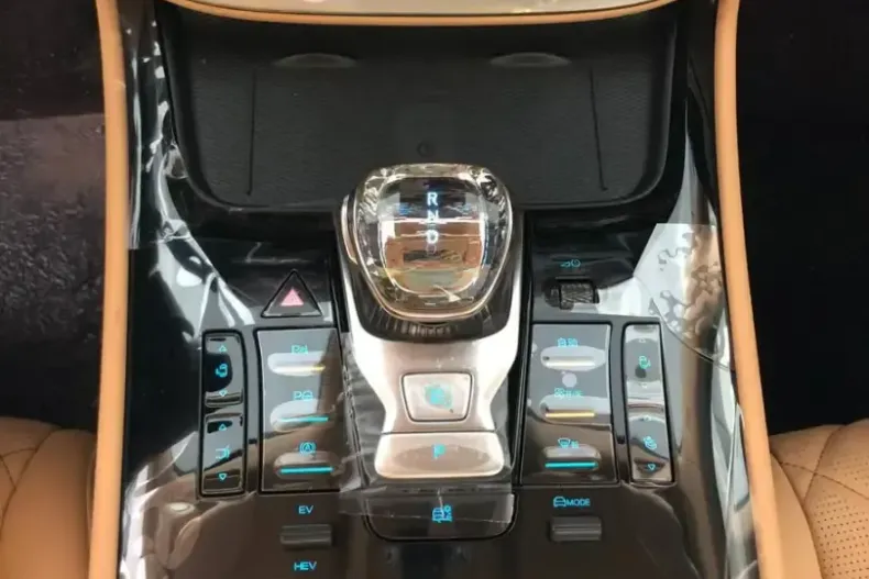 BYD Denza D9 din 2026 cu 1.000 km - oferta BYD214310 - foto 9