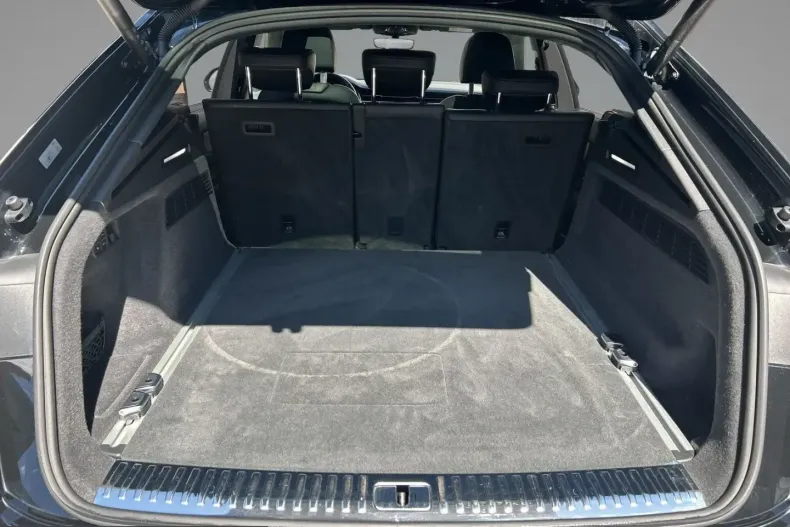 Audi Q8 din 2024 cu 38.000 km - oferta AUD214313 - foto 8
