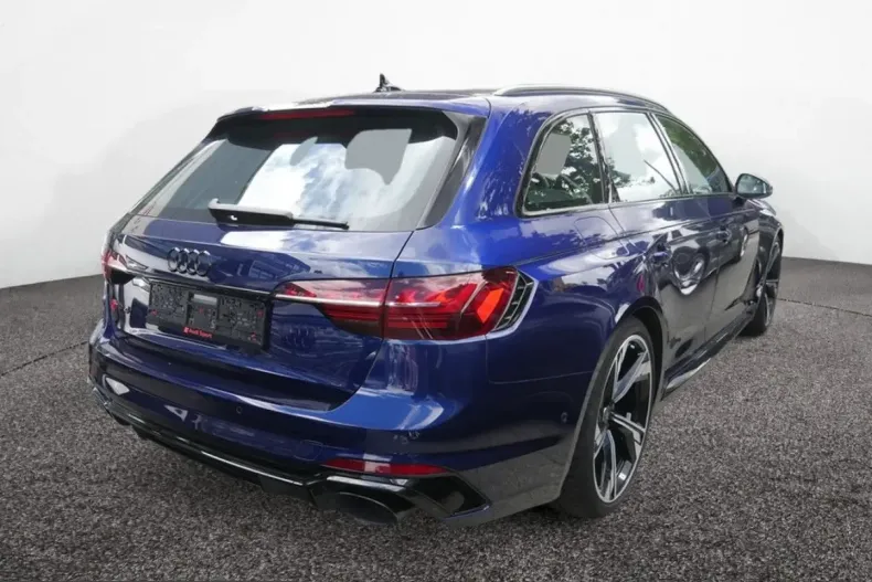Audi RS4 din 2024 cu 8.150 km - oferta AUD214332 - foto 3