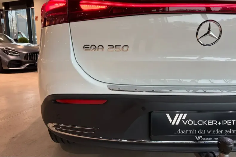 Mercedes-Benz EQA din 2025 cu 8.081 km - oferta MER214339 - foto 8