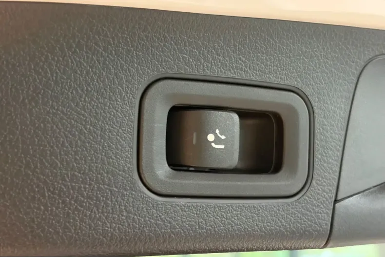 Mercedes-Benz EQA din 2025 cu 8.081 km - oferta MER214339 - foto 30