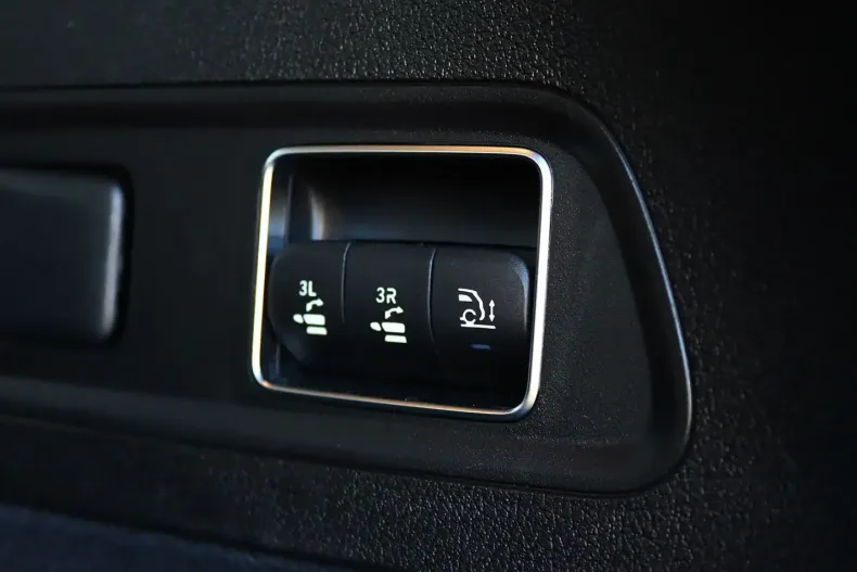 Mercedes-Benz GLS 400 (Clasa GLS) din 2023 cu 53.351 km - oferta MER214346 - foto 22